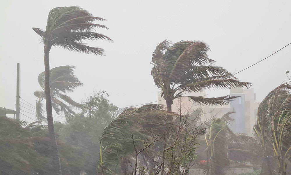 চট্টগ্রাম ও কক্সবাজারে ঝড়ের আভাস