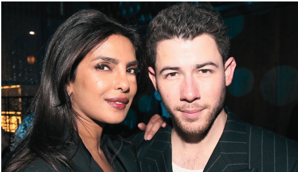 প্রথম দেখায় নিকের সঙ্গে ঘনিষ্ঠ হন প্রিয়াঙ্কা!