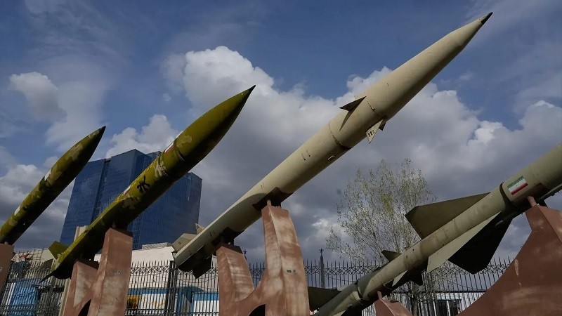 ভারত-পাকিস্তানসহ ৪ দেশের নাম লিখে ক্ষেপণাস্ত্র ছুড়ল ইরান