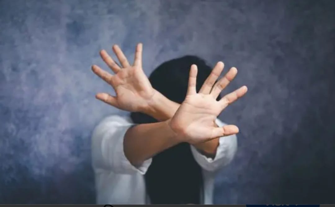 নরসিংদীতে অপারেশন থিয়েটারে গর্ভবতী নারীর সঙ্গে চিকিৎসকের অশালীন আচরণ: প্রতিবাদে নারী নির্যাতন প্রতিরোধ ফোরাম