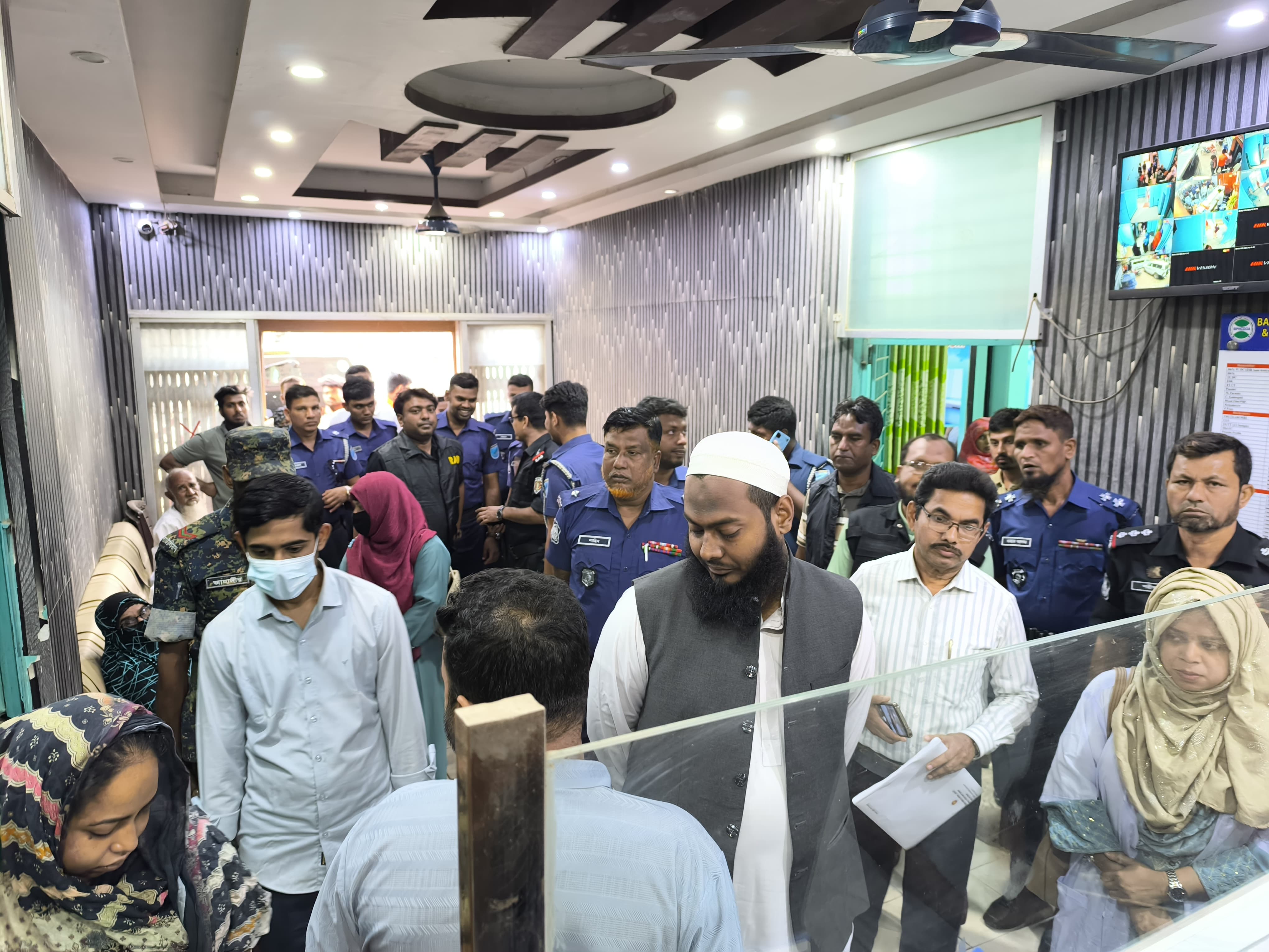 বেসরকারি ক্লিনিক ও ডায়াগনস্টিক সেন্টারে জেলা প্রশাসনের অভিযান: ৩ লাখ টাকা জরিমানা