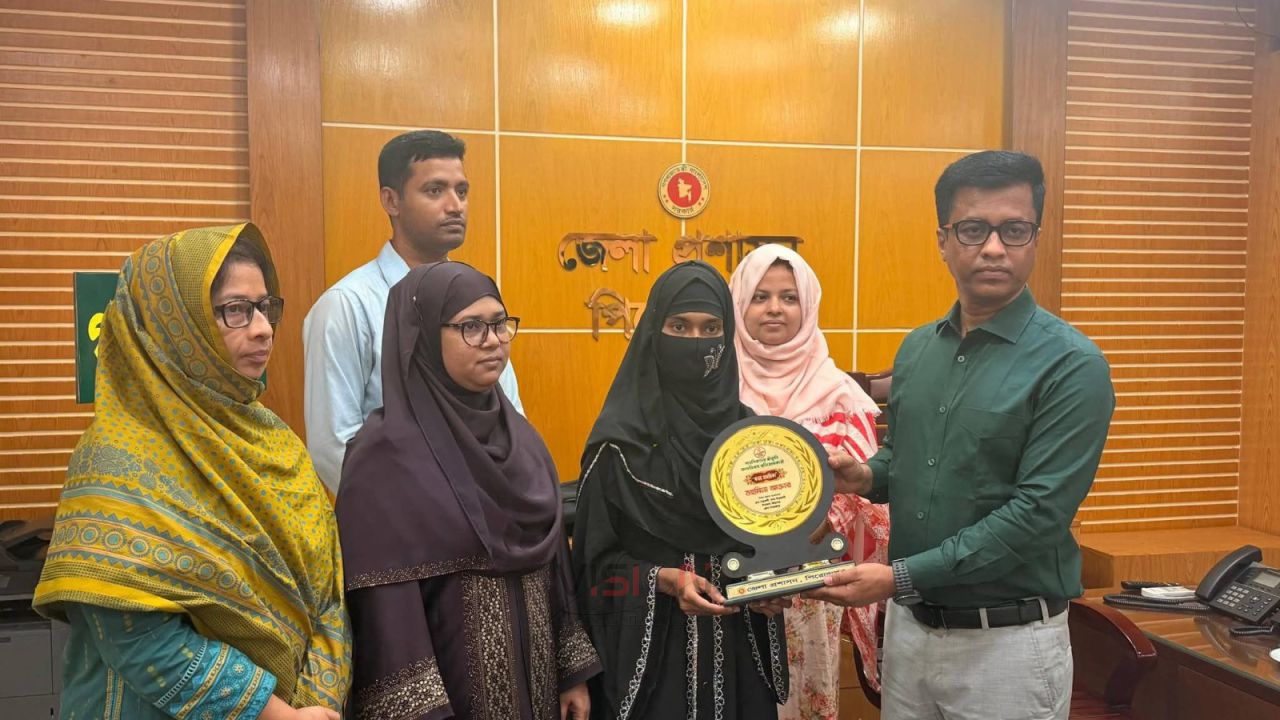 বাল্যবিবাহ রুখে সাহসিকতার স্বীকৃতি পেল তহমিনা