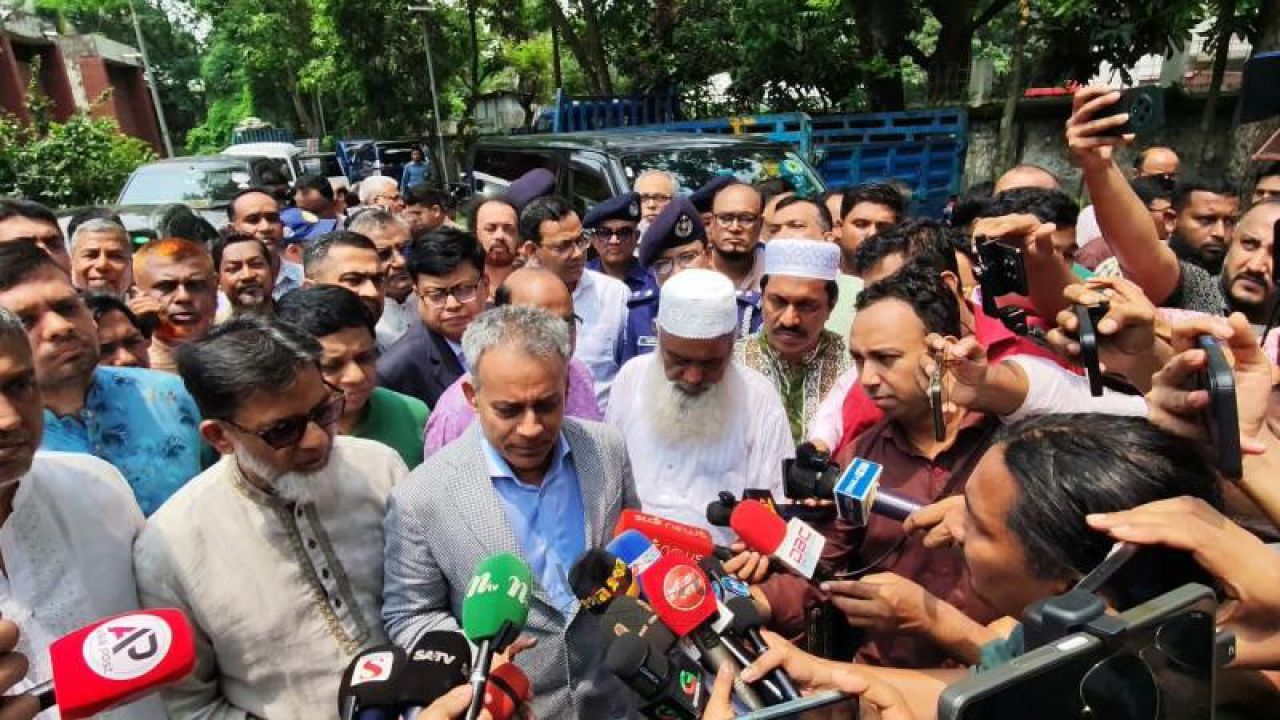 ঈদ যাত্রা নিশ্চিন্ত করার চ্যালেঞ্জ মোকাবিলায় আশাবাদী সড়কমন্ত্রী
