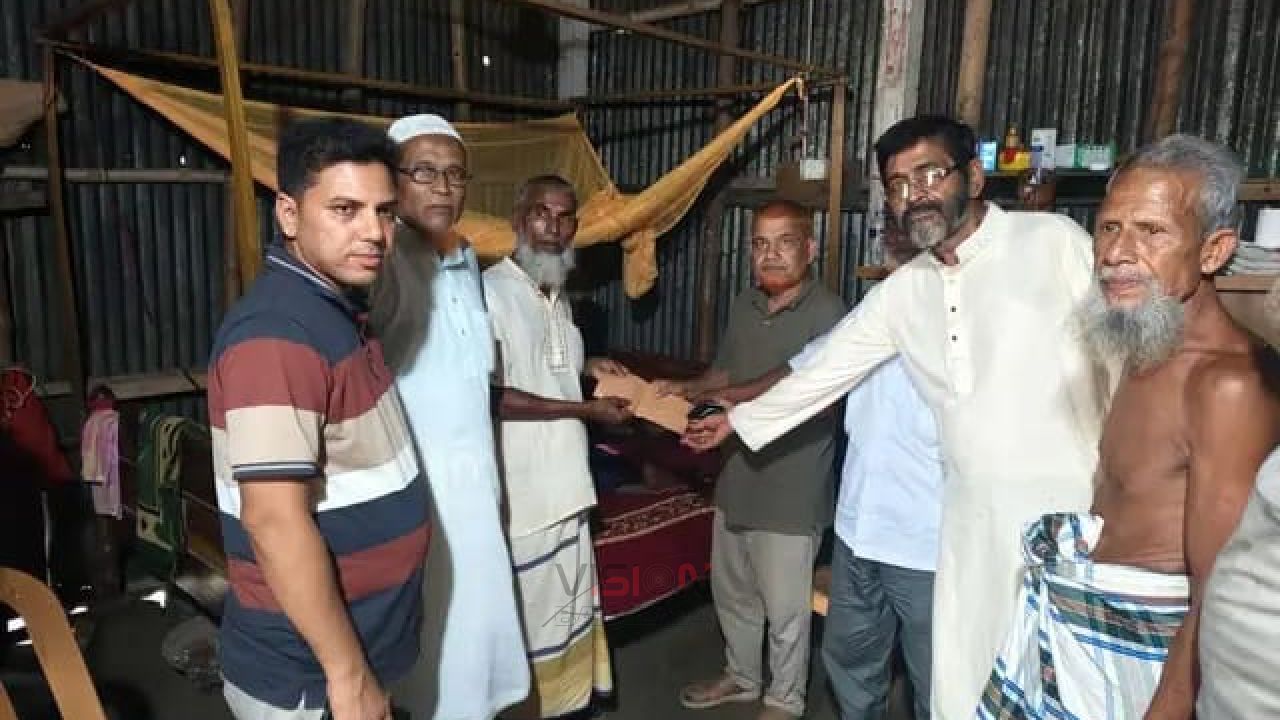 চিকিৎসা সহায়তায় বাকপ্রতিবন্ধীর পাশে তথ্য সম্প্রচার প্রতিমন্ত্রী ইয়াসের খান চৌধুরী 