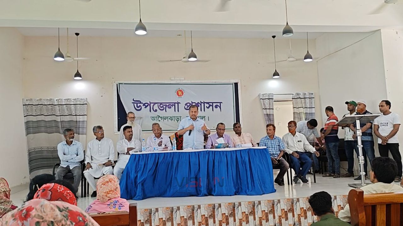 বিএনপির নেতাদের সঙ্গে শুভেচ্ছা বিনিময়, পরে আইনশৃঙ্খলা সভায় অংশগ্রহণ