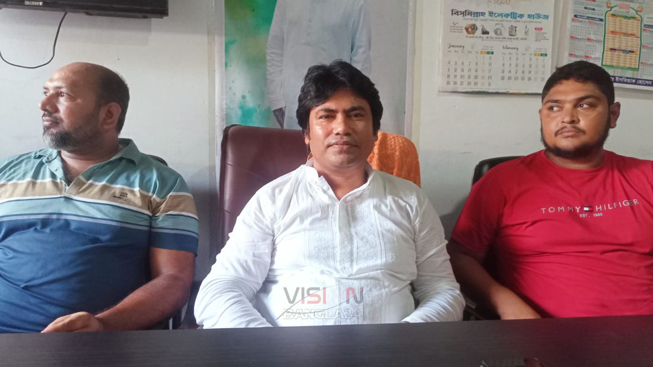 <span class='techtaranga_subtitle'>নিরপেক্ষ তদন্ত ও অপতৎপরতা রোখার হুঁশিয়ারি যুবদলের / </span>পলাশে গোপন বৈঠককালে গ্রেপ্তার যুবলীগ নেতা