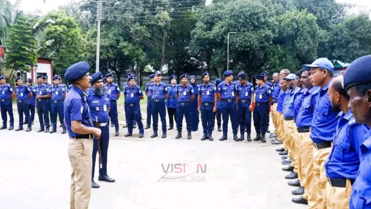 ঠাকুরগাঁও সদর থানা ও চৌকিদারী প্যারেড পরিদর্শন করলেন পুলিশ সুপার