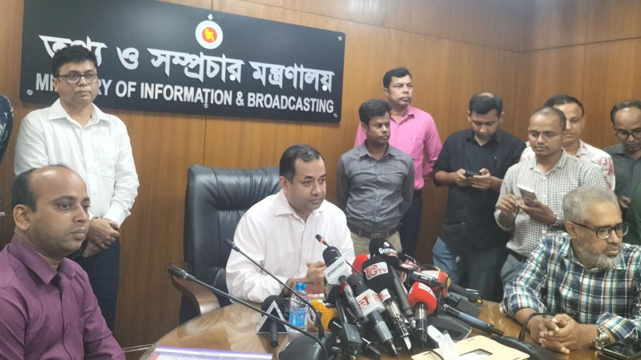 গণমাধ্যম নিয়ন্ত্রণ নয়, অপতথ্য ঠেকাতে আইন হবে: তথ্য প্রতিমন্ত্রী
