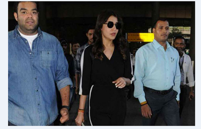 রাগ করে বিরাটকে দ. আফ্রিকায় ফেলে মুম্বাই ফিরলেন অানুশকা