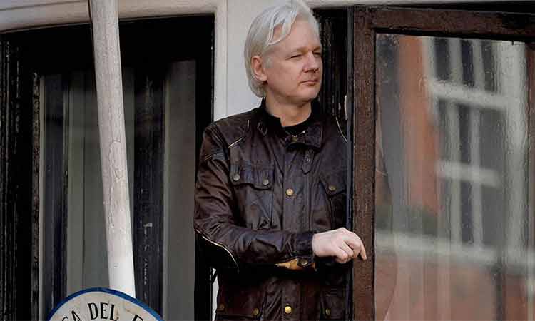 মুক্ত চলাফেরা করতে পারেন আসাঞ্জ