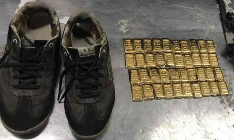 বিমানকর্মীর জুতায় পৌনে ৫ কেজি সোনা