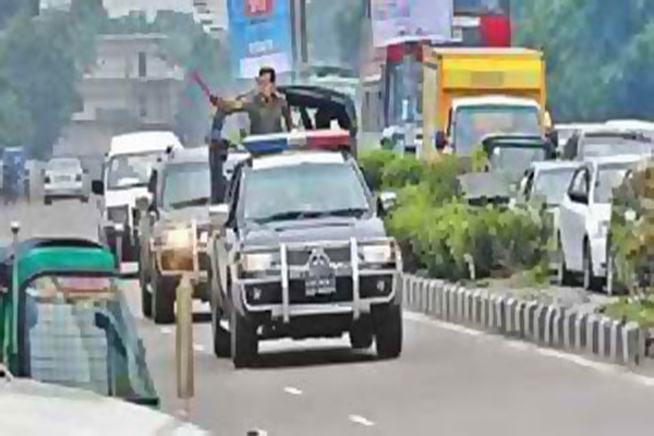 সেতুর টোল দিয়েই গাড়িবহর পার করলেন সেতুমন্ত্রী