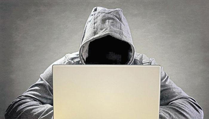 অনলাইনে অশ্লীল ছবি পোস্ট করে ভারতীয় কনস্টেবল গ্রেপ্তার