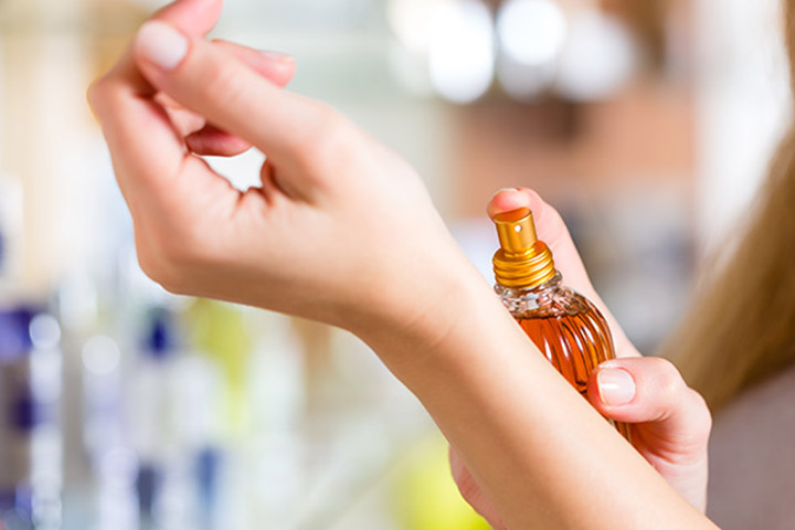 পারফিউমের গন্ধ ধরে রাখার উপায়