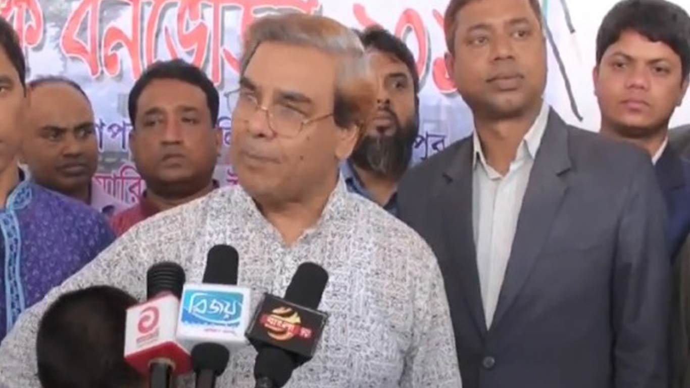 প্রশ্ন ফাঁসকারীকে গুলি করে হত্যা করা উচিত