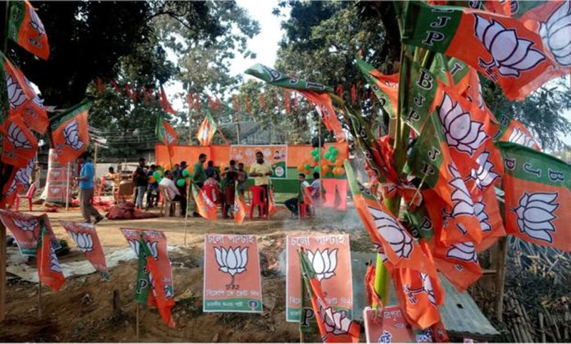 এবার লাল-গেরুয়ার মুখোমুখি লড়াইয়ে ত্রিপুরা