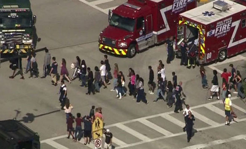 ফ্লোরিডায় স্কুলে সাবেক ছাত্রের গুলিতে নিহত ১৭