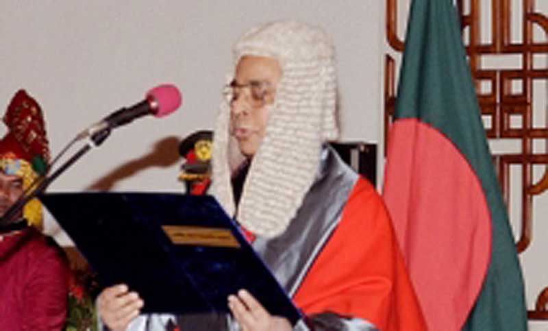 সুপ্রিম কোর্টে প্রধান বিচারপতিকে উষ্ণ অভ্যর্থনা