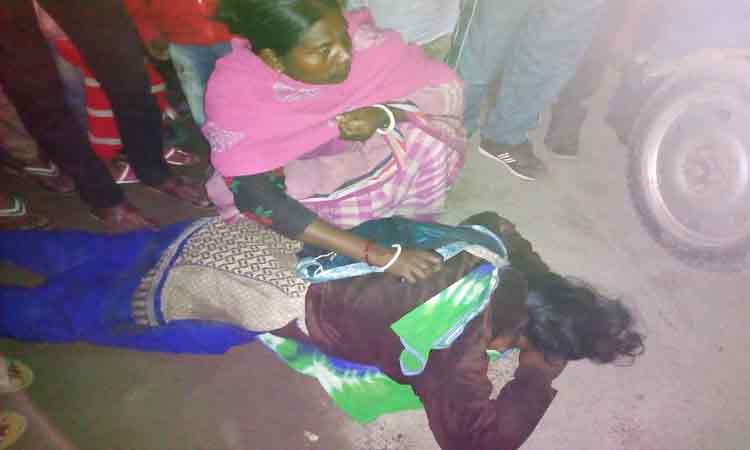 স্ত্রীর মর্যাদা চাওয়ায় আদিবাসী তরুণীকে মারধর