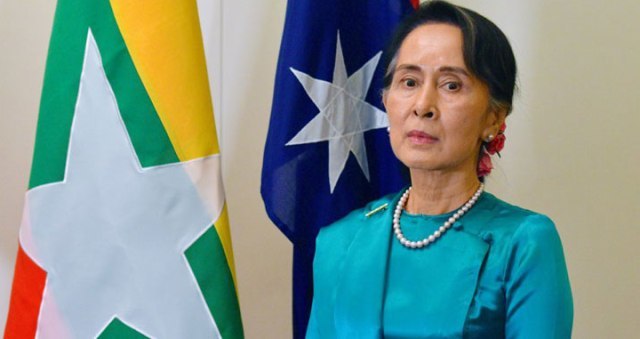 পদত্যাগ করছেন অং সান সু চি