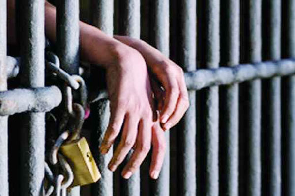 ইয়াবা সেবনের দায়ে কনস্টেবলসহ আটক চারজন কারাগারে