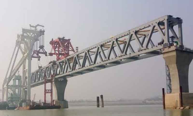 পদ্মা সেতুতে বসল তৃতীয় স্প্যান