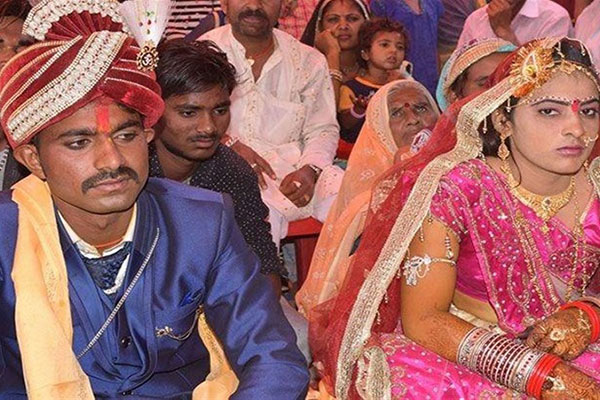 শ্বশুরের আপত্তিতে বিয়ের আসরেই শেভ করলেন বর!