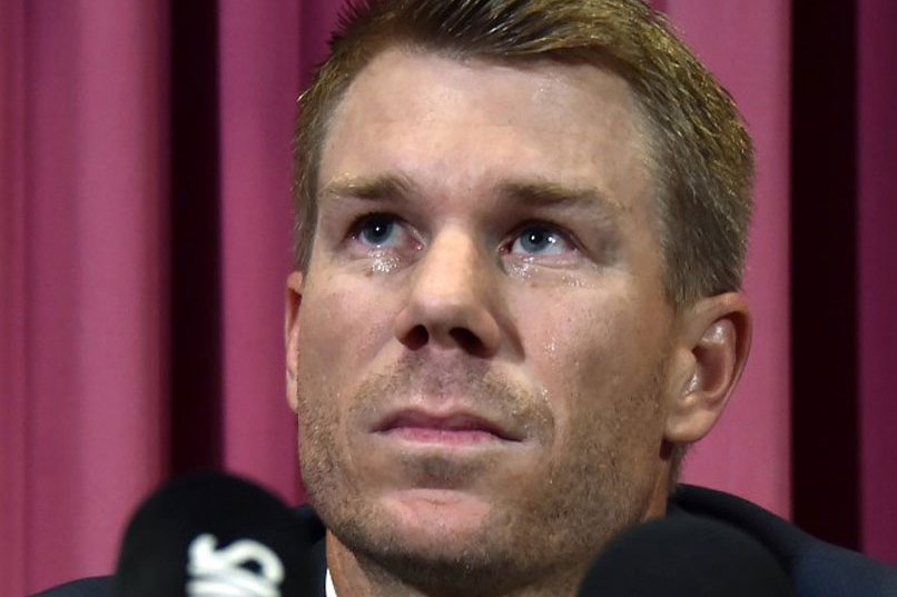 কাঁদলেন ওয়ার্নার, জানালেন অস্ট্রেলিয়ার হয়ে আর নাও খেলতে পারেন