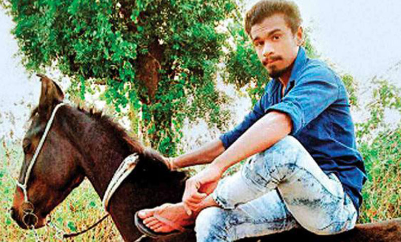 ঘোড়ায় চড়ায় দলিত তরুণকে কুপিয়ে হত্যা!