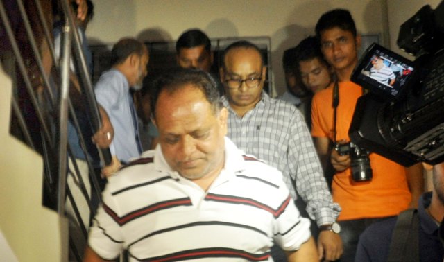 বরিশালে দুদকের হাতে কীর্তনখোলা লঞ্চ মালিক ফেরদৌস গ্রেফতার