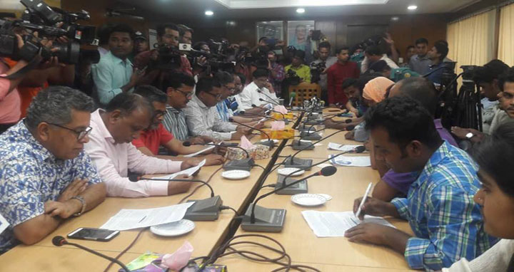 কোটা সংস্কার: সরকারের আশ্বাসে আগামী মাসের প্রথম সপ্তাহ পর্যন্ত আন্দোলন স্থগিত