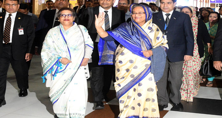 দেশে ফিরেছেন প্রধানমন্ত্রী