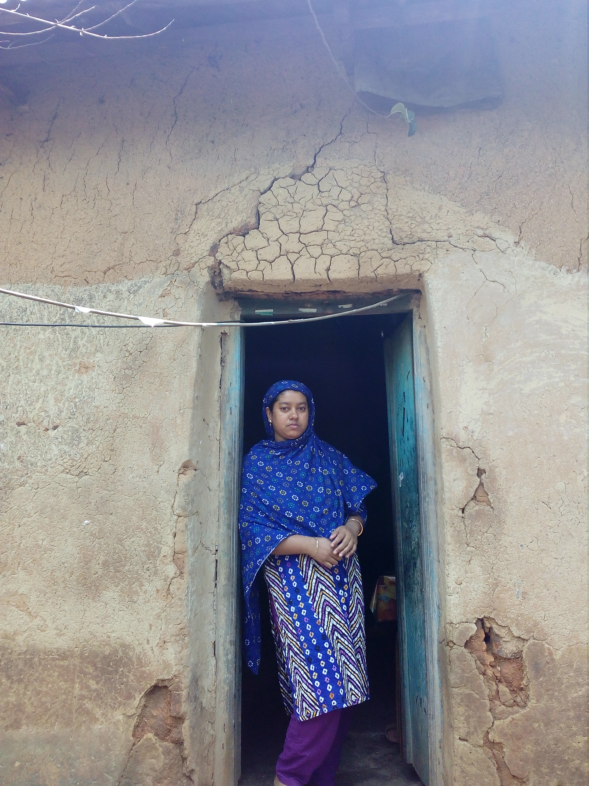 অসহায় নারীর করুণ আর্তনাথ