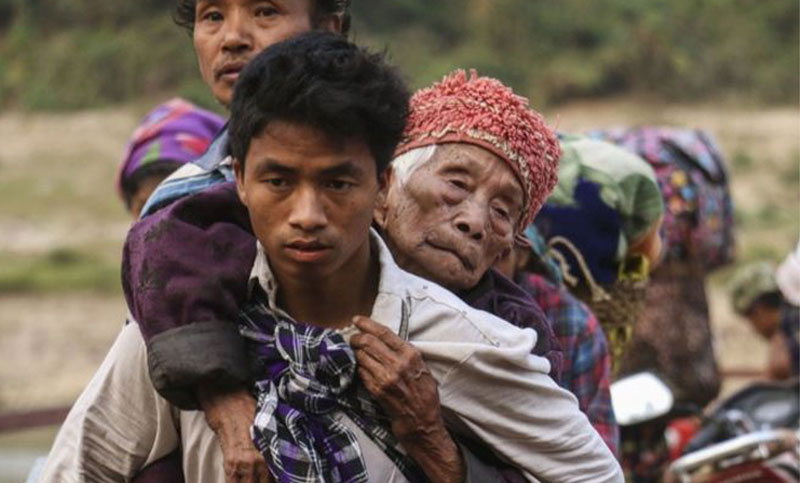 এবার ঘরবাড়ি ছেড়ে পালাচ্ছেন মিয়ানমারের খ্রিস্টানরা!