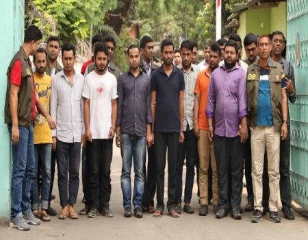 বিভিন্ন পরীক্ষায় জালিয়াতি চক্রের মূল হোতাসহ আটক ১০