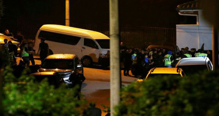 মালয়েশিয়ায় নাজিব রাজাকের বাড়িতে পুলিশের তল্লাশি