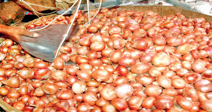 ঈদকে সামনে রেখে বেড়েছে পেঁয়াজের দাম