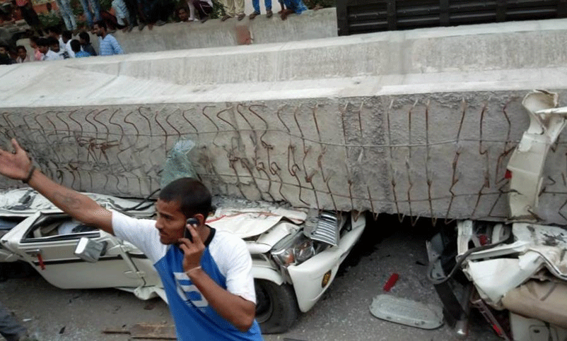 ভারতে নির্মাণাধীন ফ্লাইওভার ধসে নিহত ১৬!