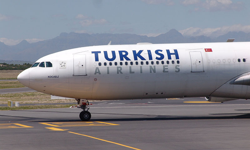 বাসের পর এবার বিমানে নারী যাত্রীর পাশে বসে নোংরামি!