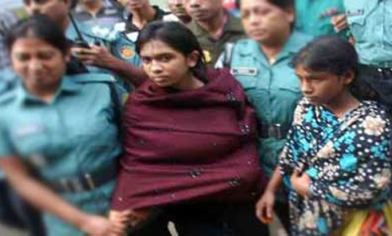 ঐশীর মা-বাবা হত্যা মামলায় খালাস পেলেন গৃহকর্মী সুমি