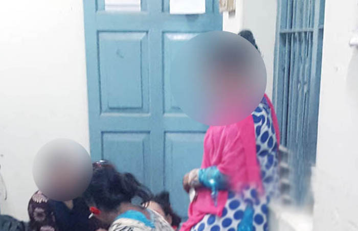 মেলায় অশ্লীল নৃত্যে: ৬ কিশোরি আটক