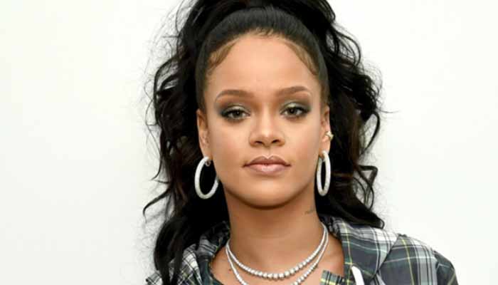 চুরির দায়ে অভিযুক্ত রিহান্না!