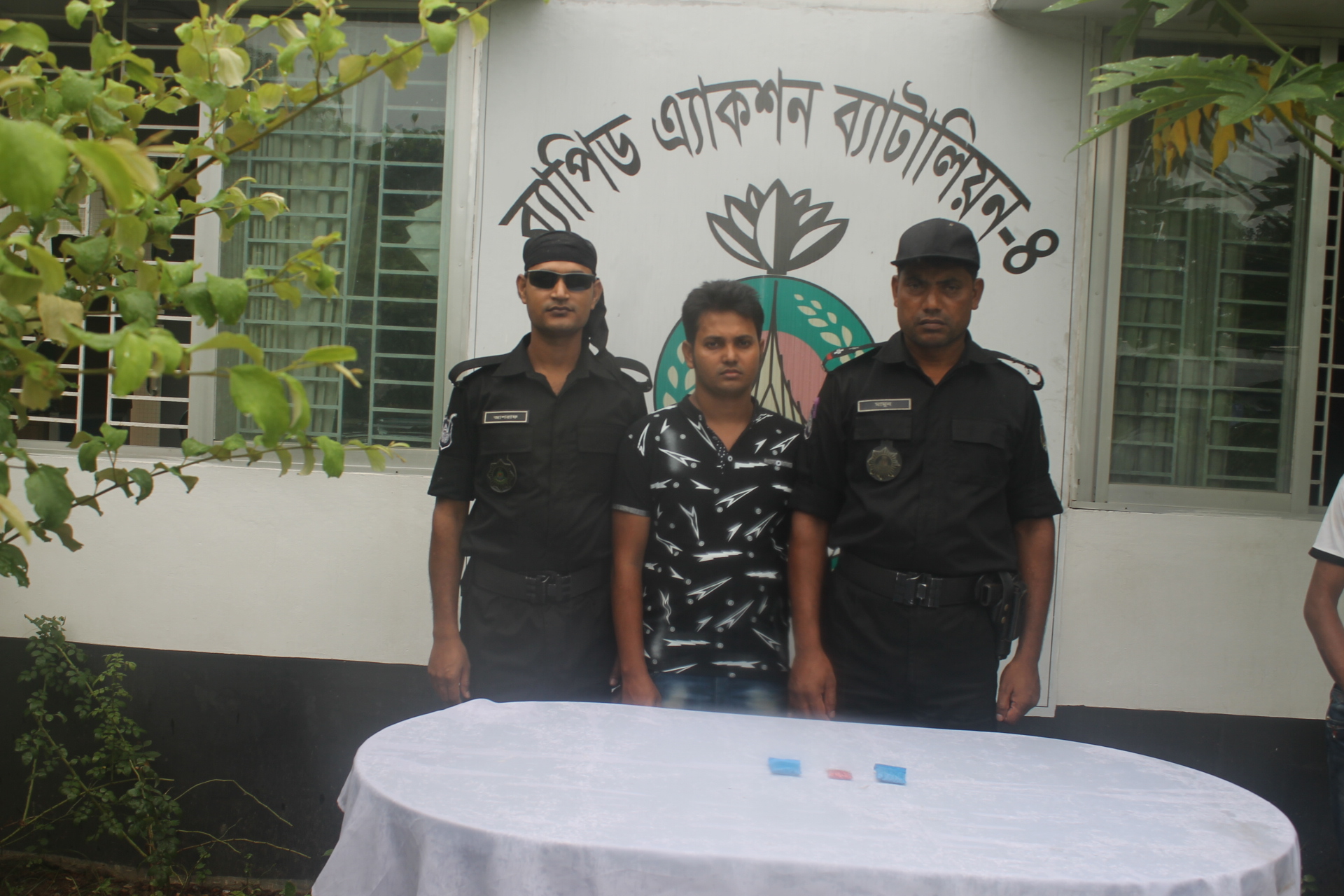 সাভারে  RAB-4 ‍এর অভিযানে দুই মাদক ব্যবসায়ী গ্রেফতার