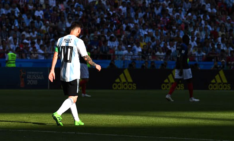 কোটি কোটি ভক্তদের কাঁদিয়ে আর্জেন্টিনার বিদায়