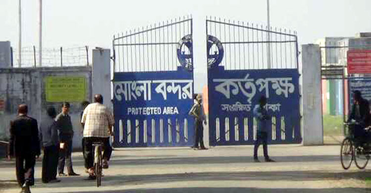 মংলা বন্দরে জরুরী অবস্থার সময় গুড়িয়ে দেয়া বৈধ প্লটগুলো আজো ফিরিয়ে দেয়া হয়নি ব্যবসায়িদের