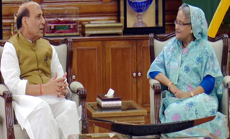 প্রধানমন্ত্রীর সঙ্গে রাজনাথ সিংয়ের সৌজন্য সাক্ষাৎ