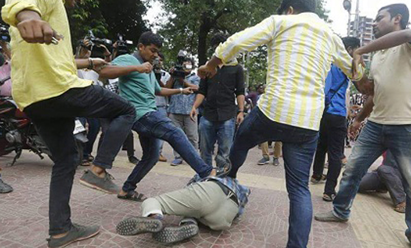 আবার কোটা আন্দোলনকারীদের ওপর হামলা