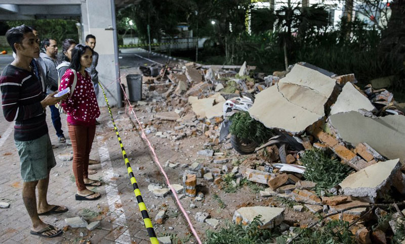 ইন্দোনেশিয়ায় শক্তিশালী ভূমিকম্প, নিহত ৮২