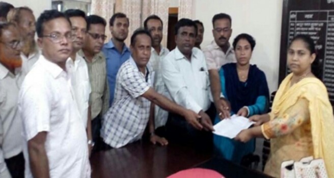 সাতক্ষীরার তালায় সরকারীকরণের দাবিতে স্মারকলিপি