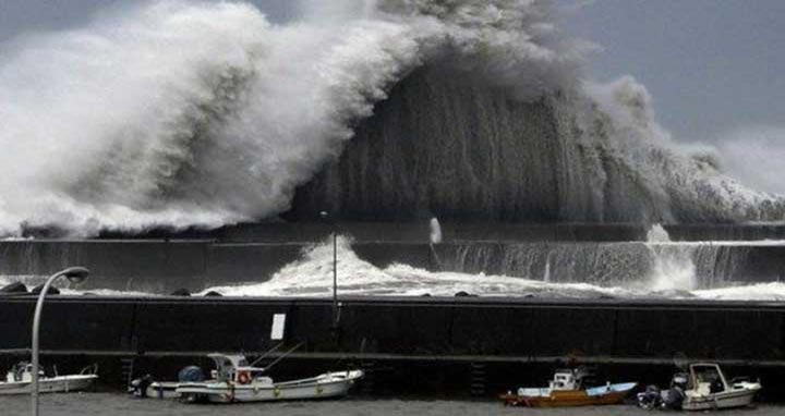 জাপানে শক্তিশালী টাইফুন জেবির আঘাতে নিহত ১০